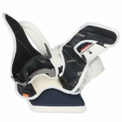 C.C.M. CCM AXIS 2 SENIOR GOALIE CATCHER 7 C.C.M. CCM AXIS 2 SENIOR GOALIE CATCHER -HockeyPro Hub CCM AXIS 2 SENIOR GOALIE CATCHER TWO